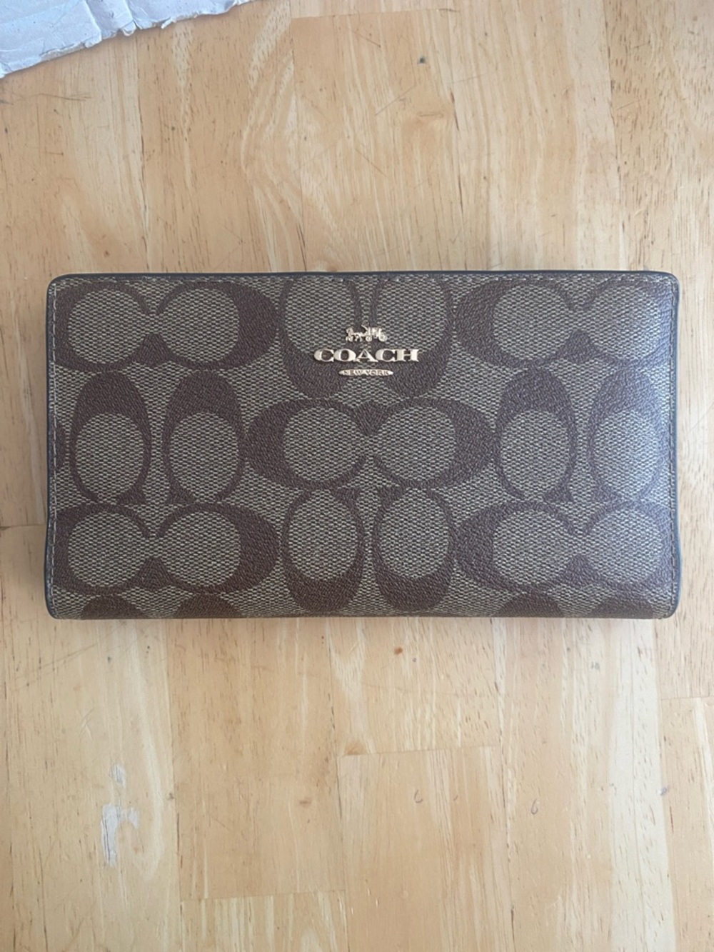 Coach Brown Signature Continental Wallet with Gold Logo & center zipper EUC